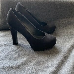 Velvet black heels